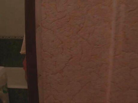 الفتيات افلام سكس اجنبي للكبار فقط الإندونيسية فتاة عينات اللسان للمرة الأولى