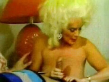 الحمار بيمبو كبيرة مع كبير الثدي افلام للكبار sex هو شعور بعض الكرات على مؤخرتها